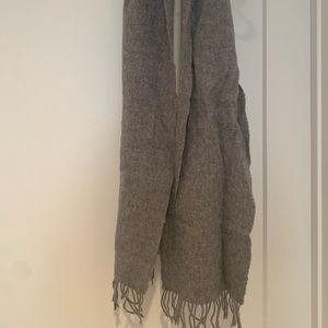 Grey Barbour scarf